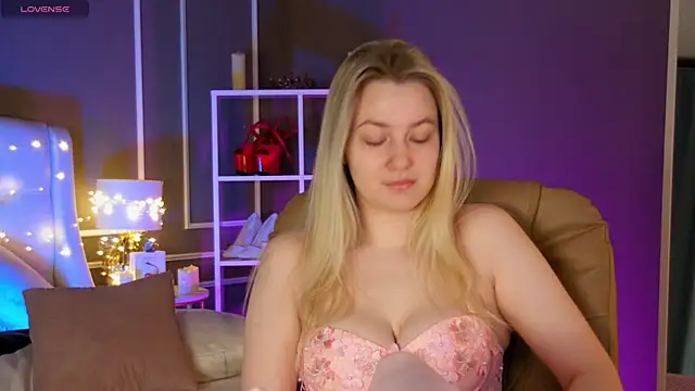 elinanortas online show from 02/25/25, 01:09