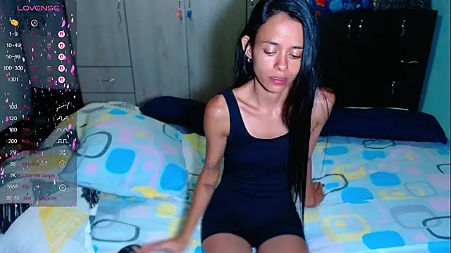 Snapshot of Mia_sexy18_ chatting on 02/12/26, 01:33 Mia sexy18 online show from 02/12/26, 01:33