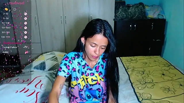 Snapshot of Mia_sexy18_ chatting on 04/14/26, 01:44 Mia sexy18 online show from 04/14/26, 01:44