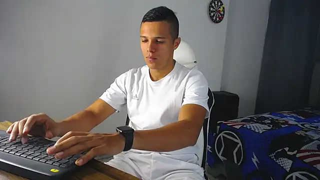 Snapshot of DavidAngell7 chatting on 12/09/24, 02:39 DavidAngell7 online show from 12/09/24, 02:39