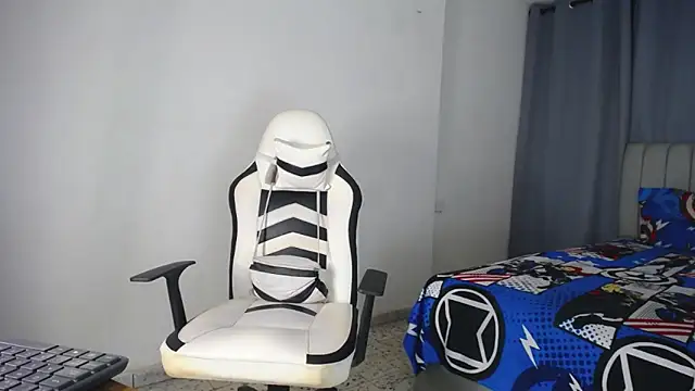 Snapshot of DavidAngell7 chatting on 12/13/24, 08:09 DavidAngell7 online show from 12/13/24, 08:09