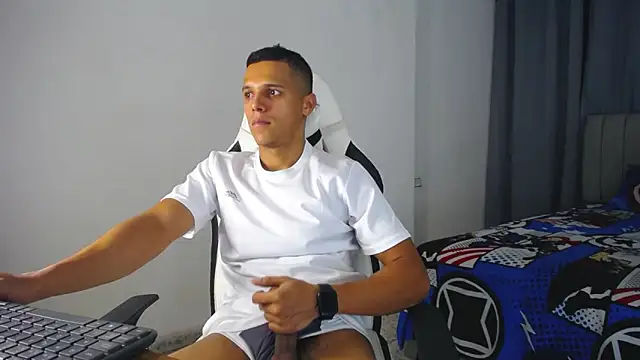 Snapshot of DavidAngell7 chatting on 12/28/24, 07:44 DavidAngell7 online show from 12/28/24, 07:44