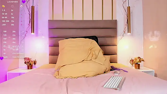 Scarleett 22 online show from 04/05/26, 12:13