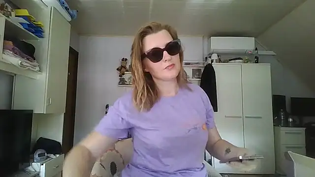 LiquidLeonie online show from 05/29/26, 07:50