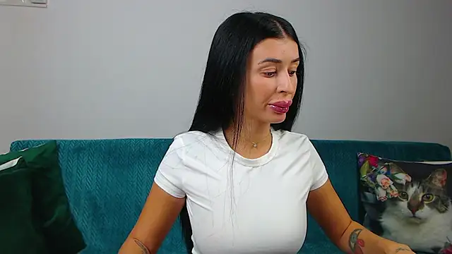 SaraDaisy online show from 09/30/25, 04:56