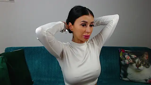 SaraDaisy online show from 11/30/25, 03:27