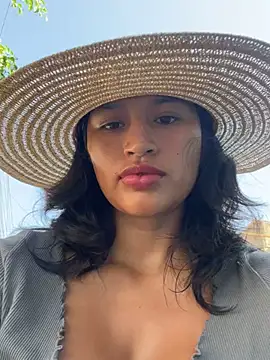 Snapshot of sexi_noemi chatting on 02/24/25, 02:15 sexi noemi online show from 02/24/25, 02:15