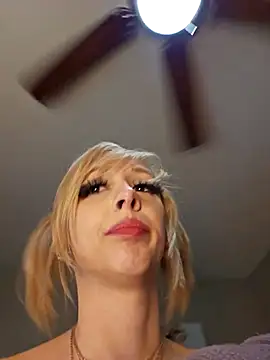 Snapshot of AmethystFoxx chatting on 02/13/25, 09:06 AmethystFoxx online show from 02/13/25, 09:06