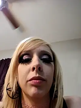 Snapshot of AmethystFoxx chatting on 03/05/25, 07:17 AmethystFoxx online show from 03/05/25, 07:17