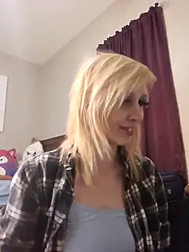 Snapshot of AmethystFoxx chatting on 03/21/25, 05:56 AmethystFoxx online show from 03/21/25, 05:56