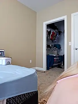 Snapshot of AmethystFoxx chatting on 09/10/25, 06:30 AmethystFoxx online show from 09/10/25, 06:30