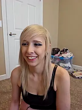 Snapshot of AmethystFoxx chatting on 09/14/25, 06:07 AmethystFoxx online show from 09/14/25, 06:07