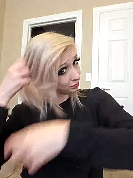 Snapshot of AmethystFoxx chatting on 09/21/25, 07:26 AmethystFoxx online show from 09/21/25, 07:26