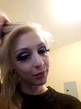 Snapshot of AmethystFoxx chatting on 11/20/25, 10:42 AmethystFoxx online show from 11/20/25, 10:42