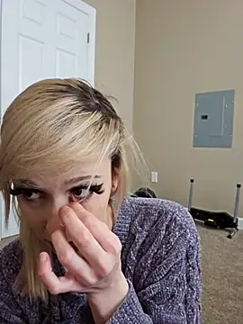 AmethystFoxx online show from 02/11/26, 06:24