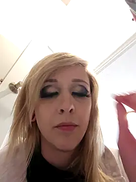 Snapshot of AmethystFoxx chatting on 04/13/26, 06:35 AmethystFoxx online show from 04/13/26, 06:35