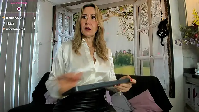 Snapshot of ashleymilf_1 chatting on 03/18/26, 02:42 ashleymilf 1 online show from 03/18/26, 02:42