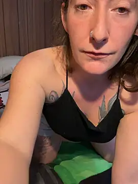 Mini And The Bear online show from 02/09/26, 05:06