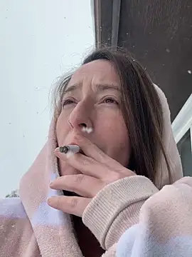 Mini And The Bear online show from 02/20/26, 06:08