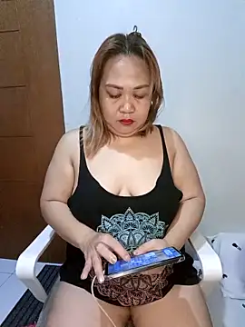 Snapshot of Sweet_asian_kylie chatting on 03/19/26, 12:14 Sweet asian kylie online show from 03/19/26, 12:14