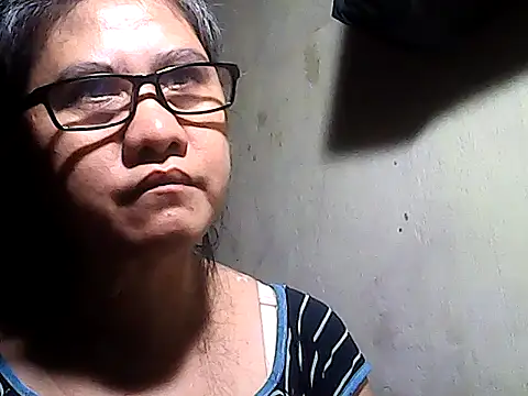 sweetsosie18 online show from 12/23/25, 06:44