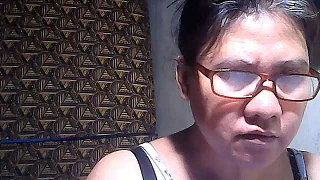 sweetsosie18 online show from 04/05/26, 05:48