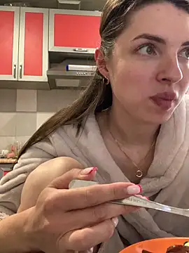 SeducingYoghourt online show from 03/24/26, 11:48