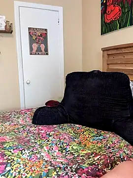 Snapshot of PotOfGreer chatting on 03/04/25, 06:18 PotOfGreer online show from 03/04/25, 06:18