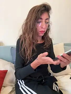 amanilouve online show from 10/27/25, 12:09