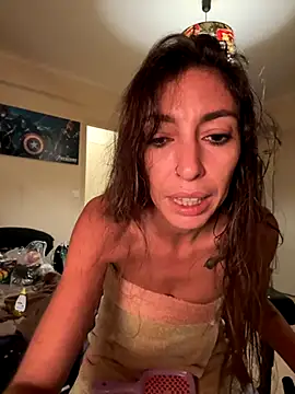 amanilouve online show from 10/31/25, 07:26