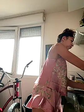 amanilouve online show from 11/14/25, 09:52