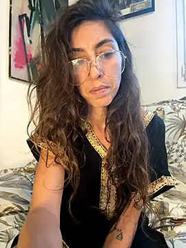 amanilouve online show from 11/25/25, 04:18