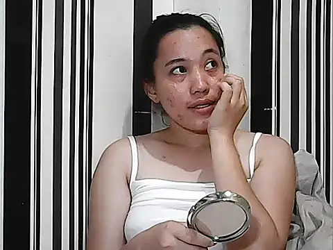 Snapshot of innocently_yours chatting on 01/23/25, 07:43 innocently yours online show from 01/23/25, 07:43