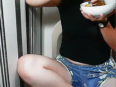 Snapshot of innocently_yours chatting on 01/26/25, 09:08 innocently yours online show from 01/26/25, 09:08