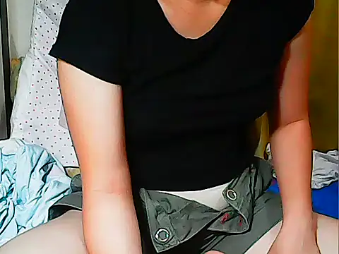 Snapshot of innocently_yours chatting on 01/31/25, 04:25 innocently yours online show from 01/31/25, 04:25