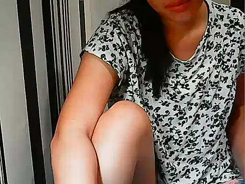 Snapshot of innocently_yours chatting on 02/03/25, 11:05 innocently yours online show from 02/03/25, 11:05