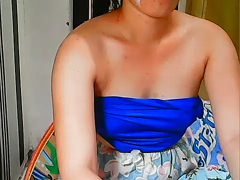 Snapshot of innocently_yours chatting on 02/08/25, 12:39 innocently yours online show from 02/08/25, 12:39