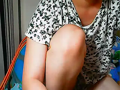 Snapshot of innocently_yours chatting on 02/10/25, 01:22 innocently yours online show from 02/10/25, 01:22