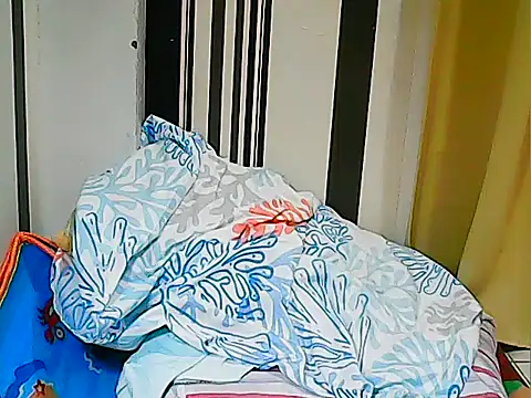 Snapshot of innocently_yours chatting on 02/14/25, 10:07 innocently yours online show from 02/14/25, 10:07