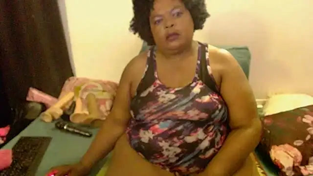 Snapshot of MatureBootyBabe4Uxx chatting on 12/20/25, 02:07 MatureBootyBabe4Uxx online show from 12/20/25, 02:07