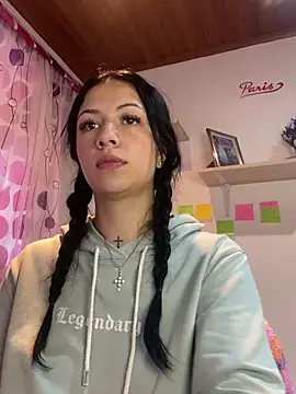 Snapshot of MadisonCambel chatting on 12/12/24, 05:04 MadisonCambel online show from 12/12/24, 05:04