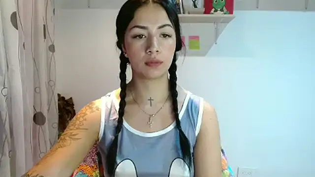 Snapshot of MadisonCambel chatting on 12/27/24, 02:04 MadisonCambel online show from 12/27/24, 02:04