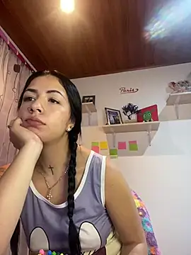 Snapshot of MadisonCambel chatting on 12/27/24, 05:09 MadisonCambel online show from 12/27/24, 05:09