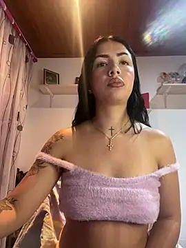 Snapshot of MadisonCambel chatting on 01/13/25, 11:06 MadisonCambel online show from 01/13/25, 11:06