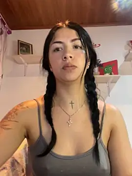 Snapshot of MadisonCambel chatting on 01/14/25, 02:43 MadisonCambel online show from 01/14/25, 02:43