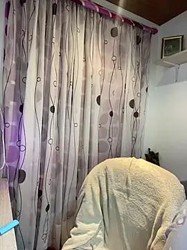 Snapshot of MadisonCambel chatting on 01/17/25, 11:40 MadisonCambel online show from 01/17/25, 11:40