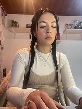 Snapshot of MadisonCambel chatting on 02/11/25, 02:25 MadisonCambel online show from 02/11/25, 02:25