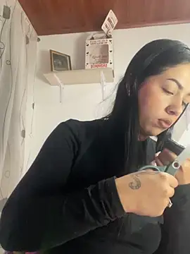 Snapshot of MadisonCambel chatting on 03/17/25, 06:40 MadisonCambel online show from 03/17/25, 06:40