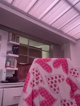 Snapshot of MadisonCambel chatting on 10/09/25, 12:58 MadisonCambel online show from 10/09/25, 12:58