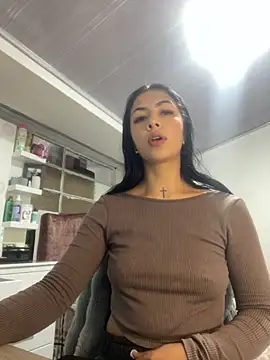 Snapshot of MadisonCambel chatting on 10/15/25, 03:17 MadisonCambel online show from 10/15/25, 03:17